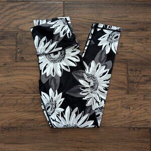 aerie cropped leggings black white sunflower print size small